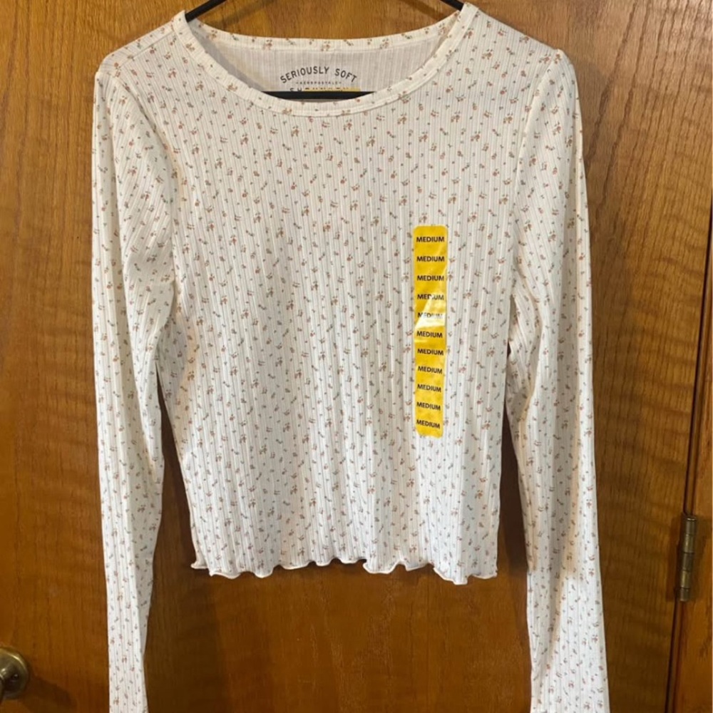 NWT Ladies Aeropostale White Long Sleeve Ribbed Floral Top Medium